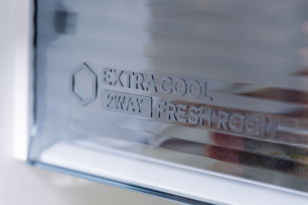 Холодильник, 2х дверный, верхняя морозилка, цвет: темно-красный, стекло, класс A++, SJ-XG60PG-RD (SJXG60PGRD)