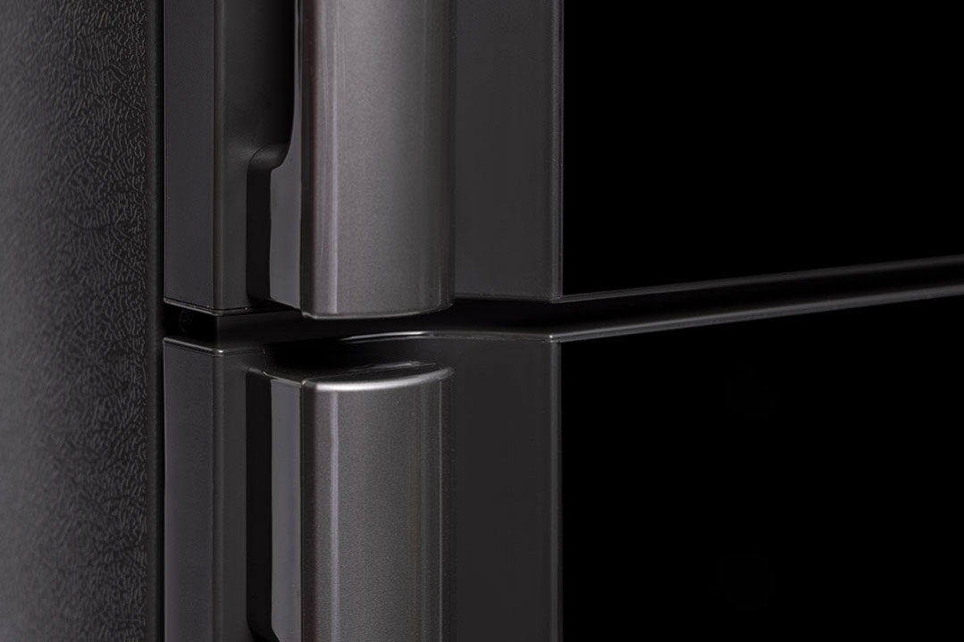 Холодильник, 2х дверный, верхняя морозилка, цвет: черный, стекло, класс A++, SJ-XP59PG-BK (SJXP59PGBK)