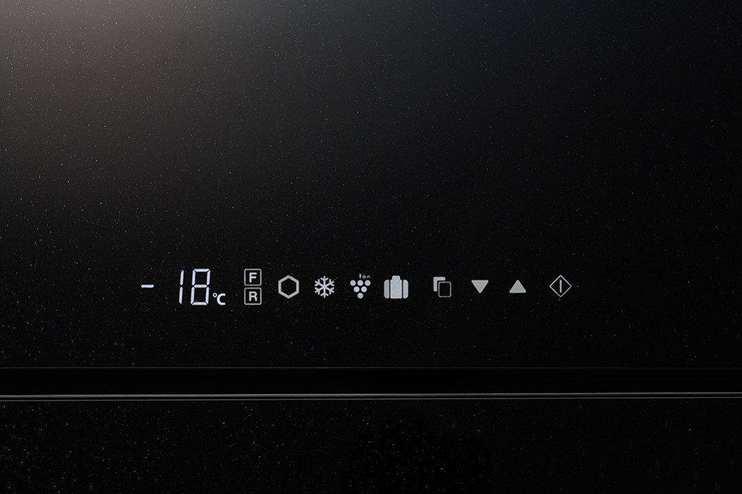 Холодильник, 2х дверный, верхняя морозилка, цвет: черный, стекло, класс A++, SJ-XG60PG-BK (SJXG60PGBK)