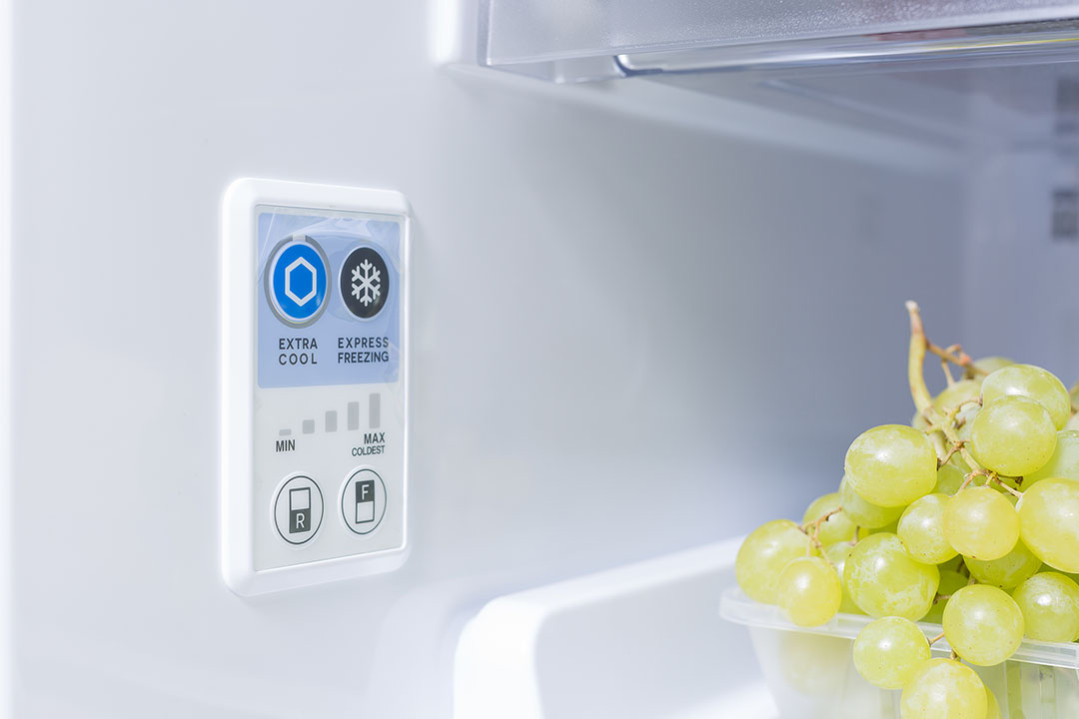 Холодильник, 2х дверный, верхняя морозилка, цвет: бежевый, металл, класс A++ SJ-XE55PM-BE (SJXE55PMBE)